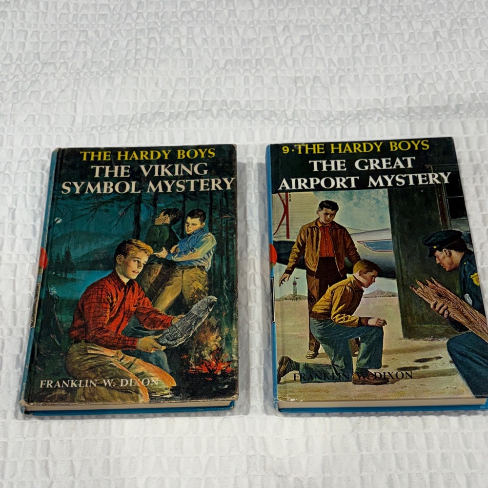 The Hardy Boys Mystery Books Set
